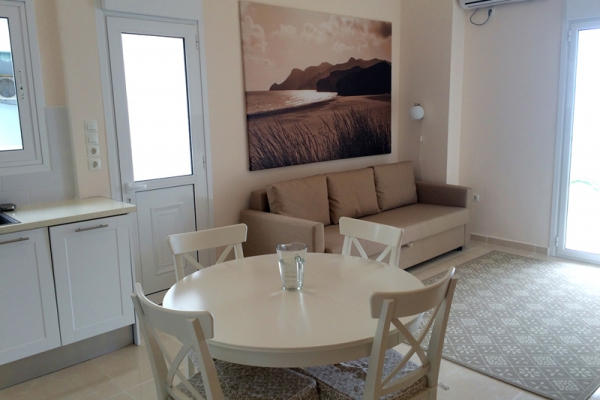 15 Living Room.jpg